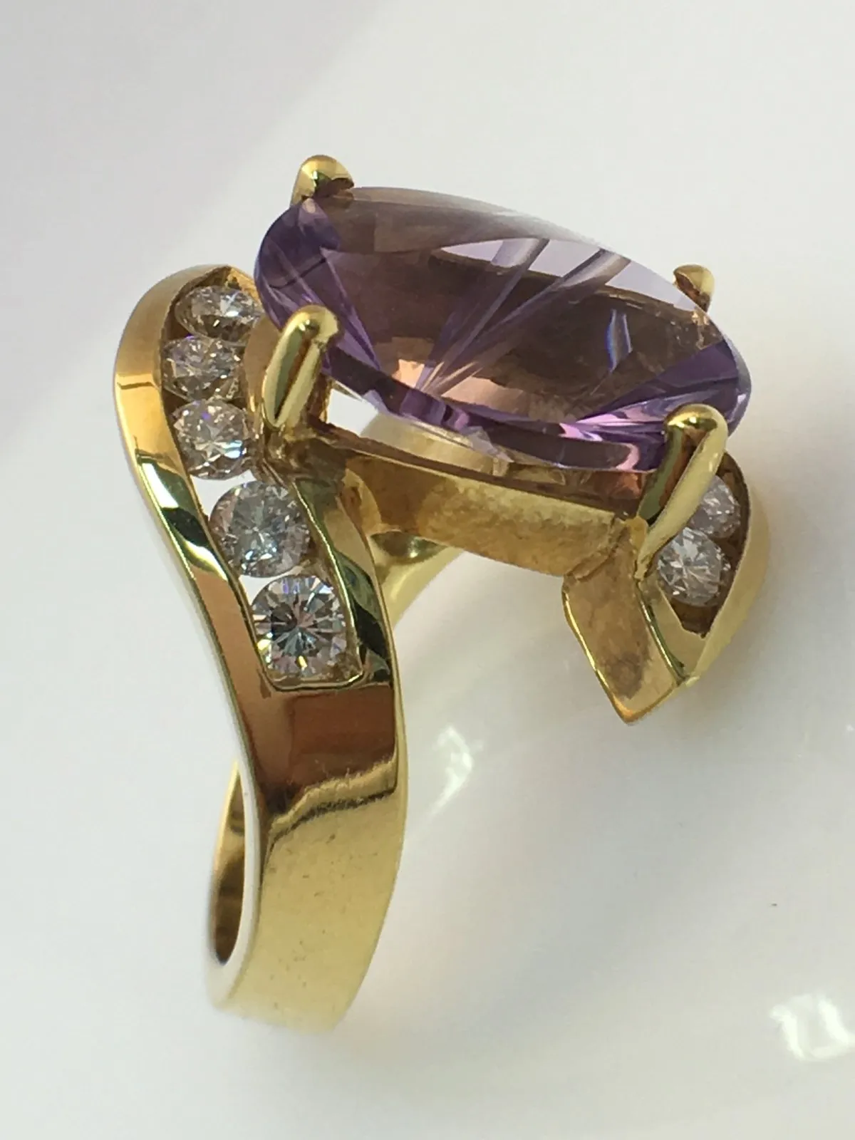 18K Yellow Gold Fashion Ring With Amethyst Center Stone