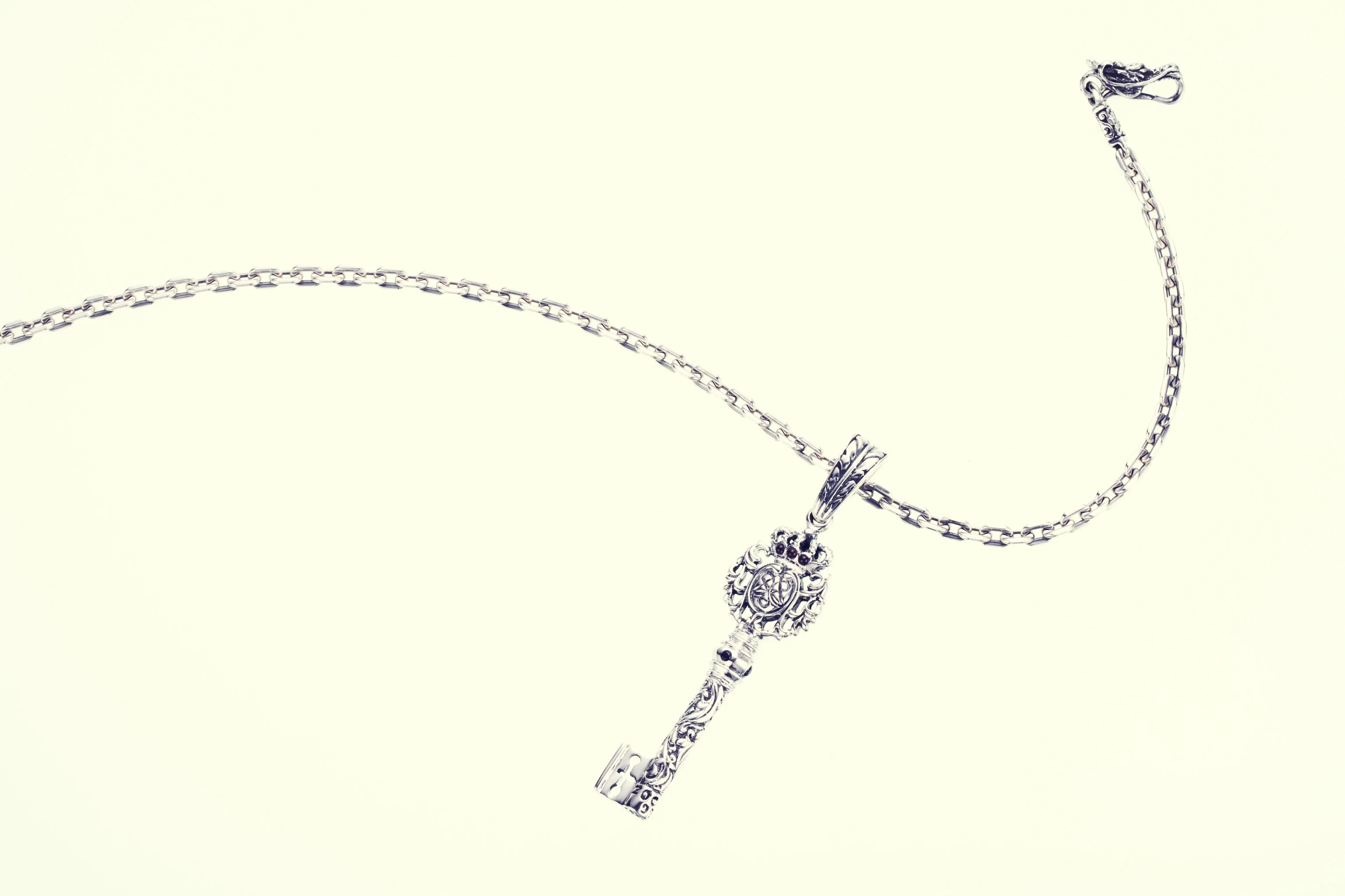Antique Key : Type3  (Garnet & Sapphire)