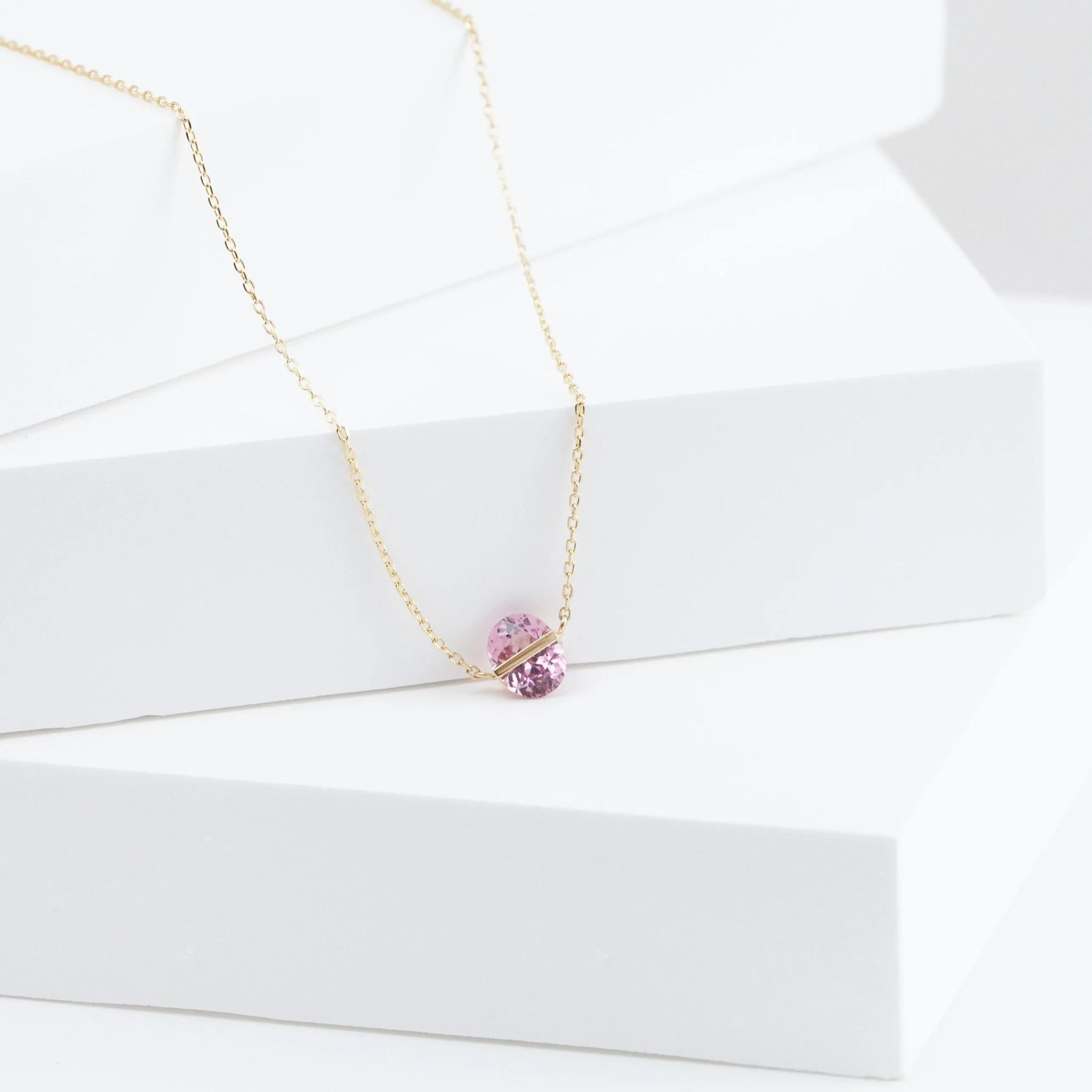 Band one-of-a-kind oval maraya garnet necklace