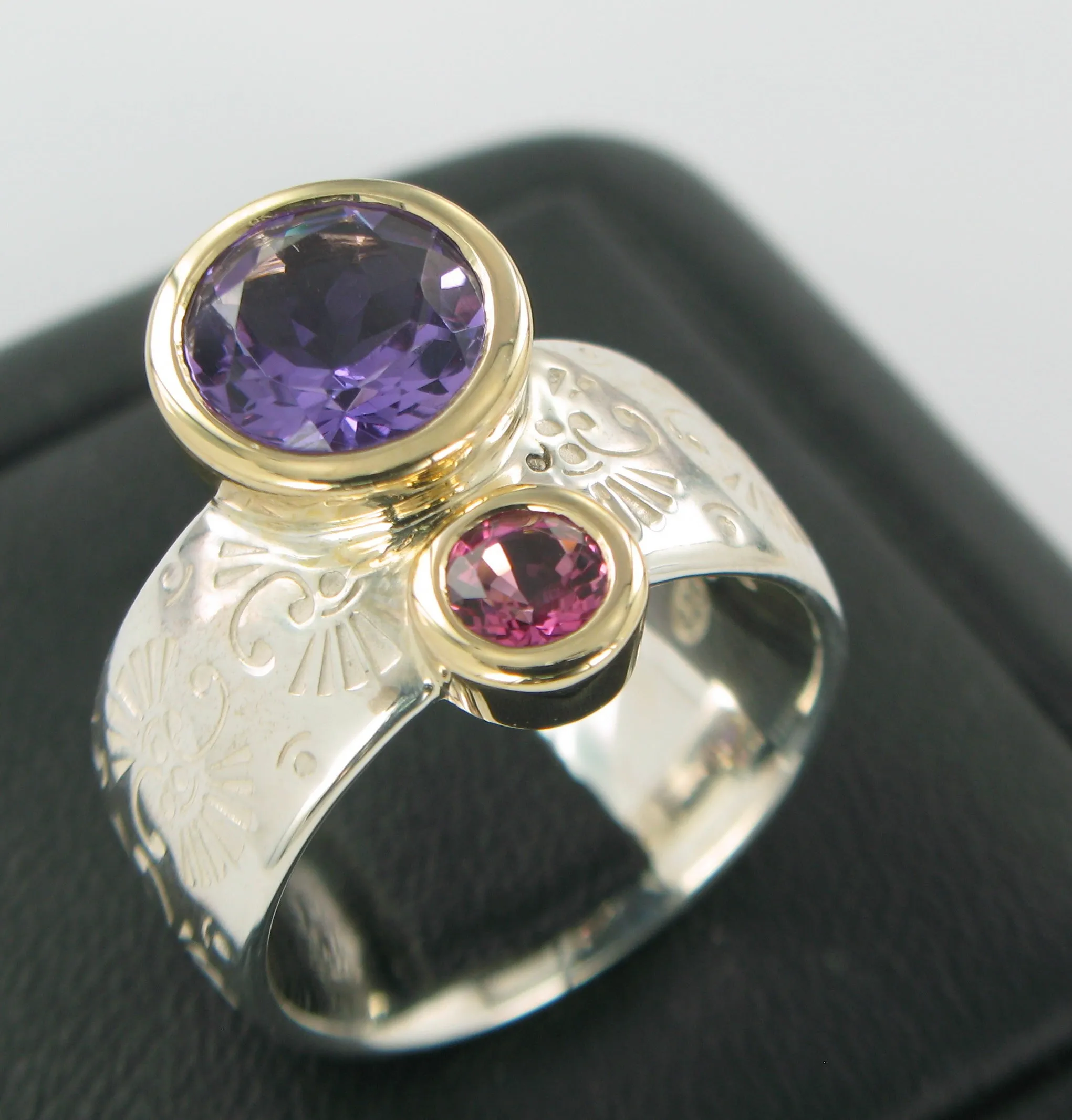 Gemstone Pattern Ring Ai162