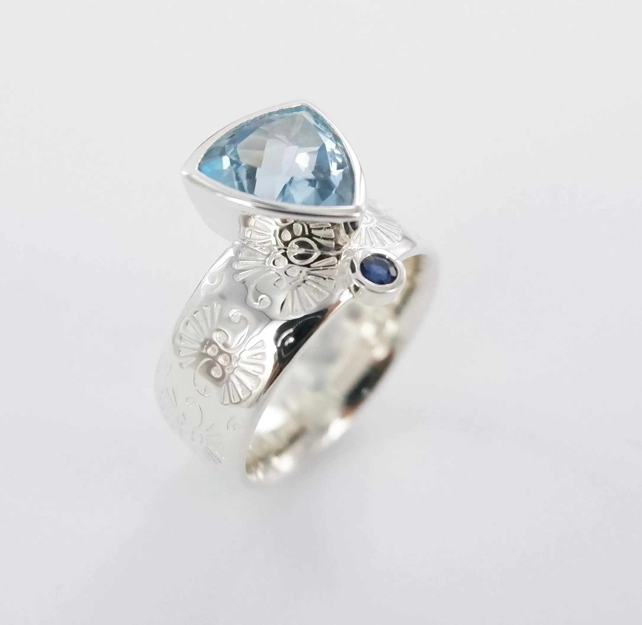 Gemstone Pattern Ring Ai162