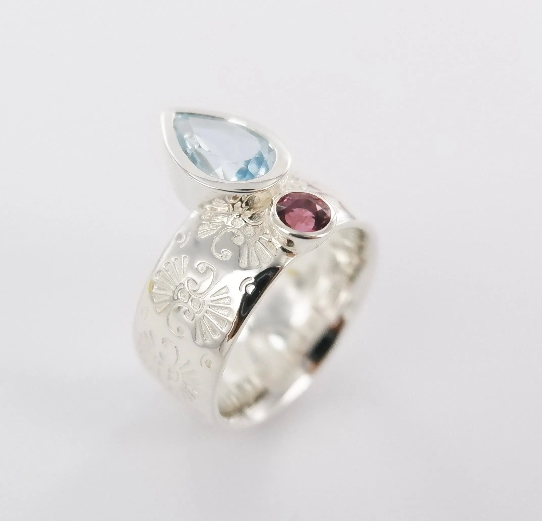Gemstone Pattern Ring Ai162