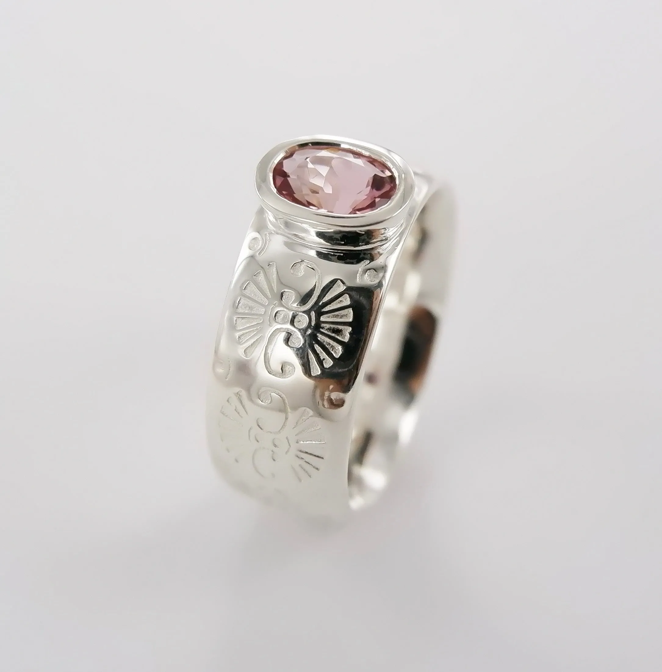 Gemstone Pattern Ring Ai162