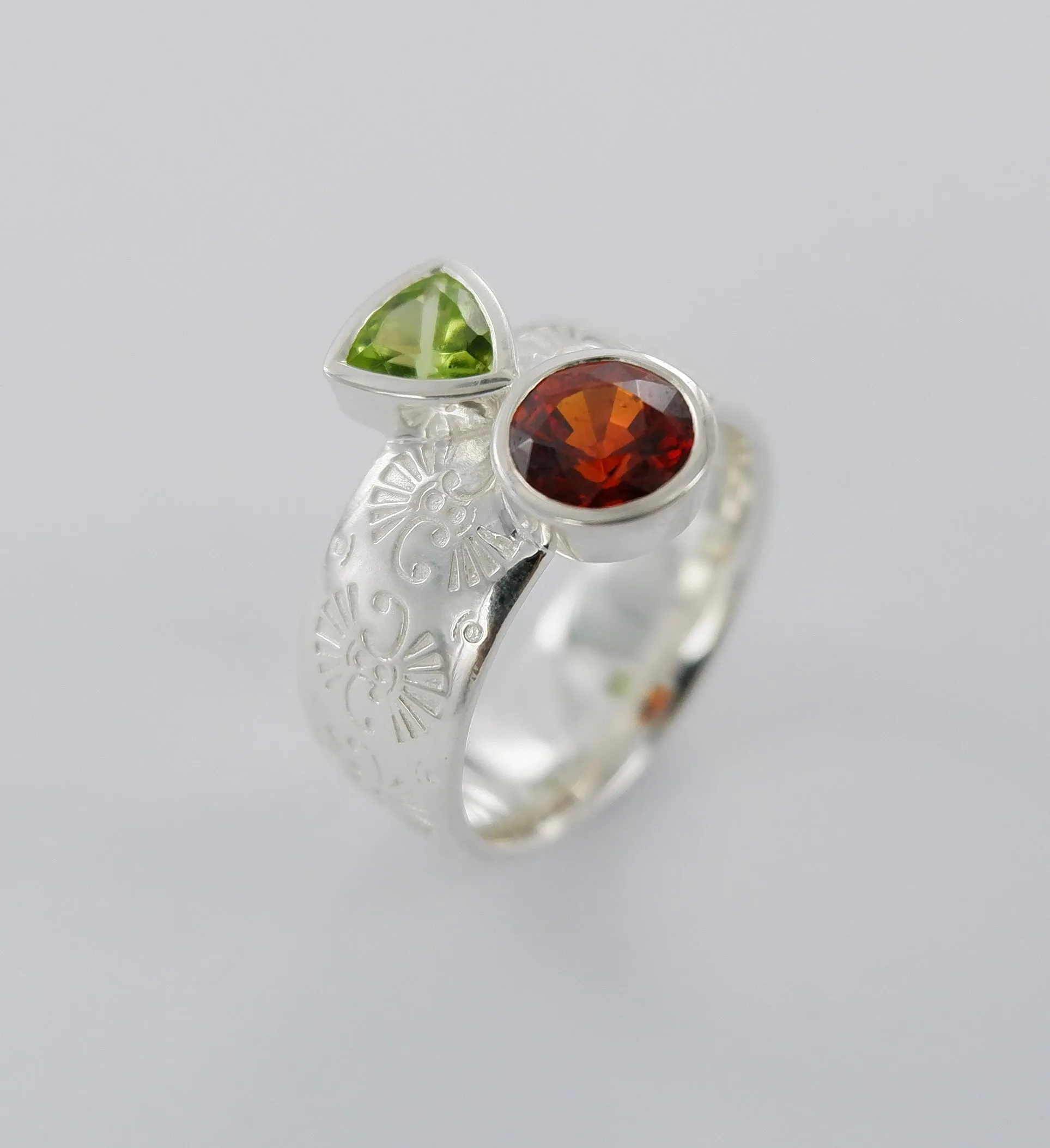 Gemstone Pattern Ring Ai162