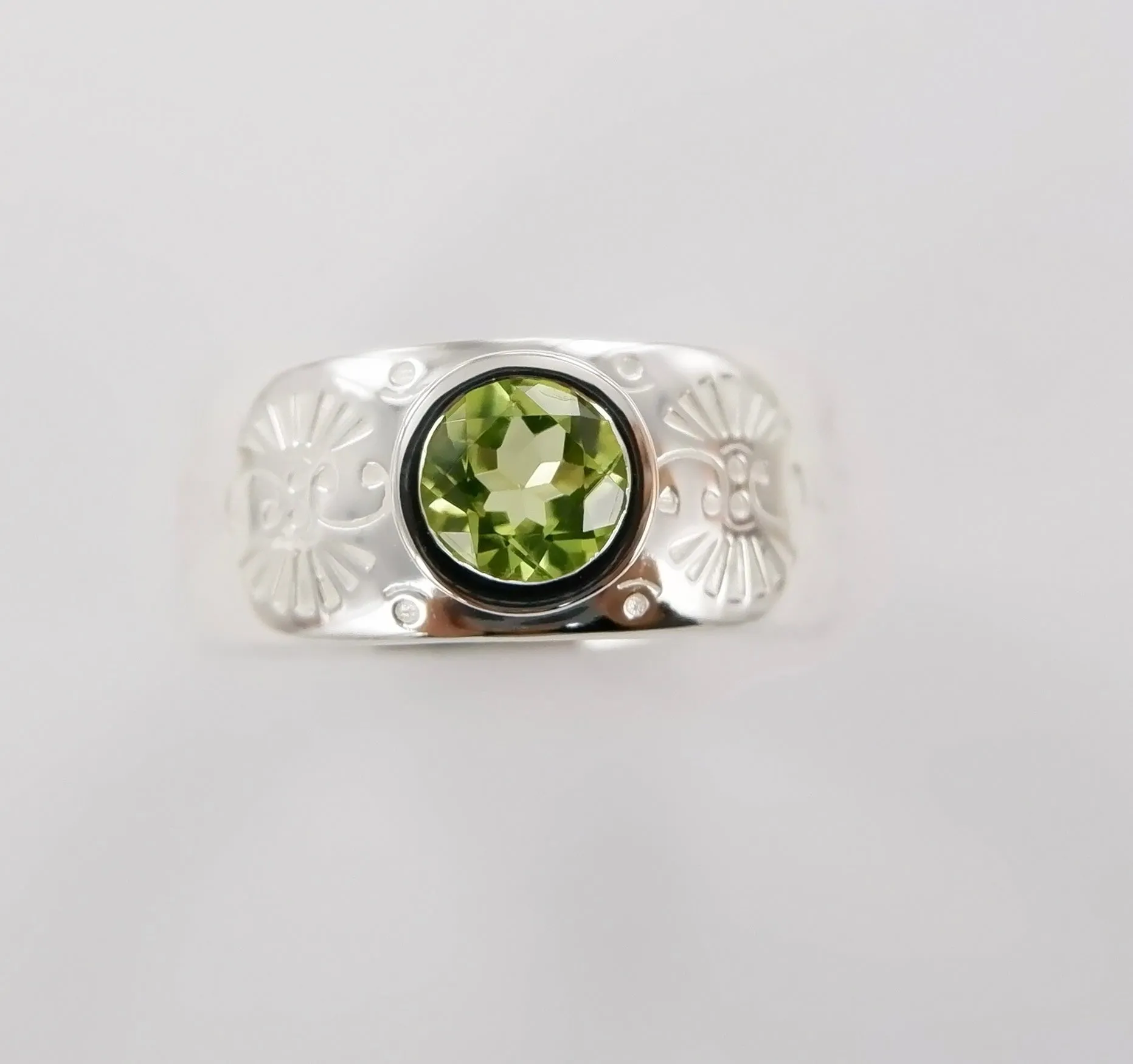 Gemstone Pattern Ring Ai162