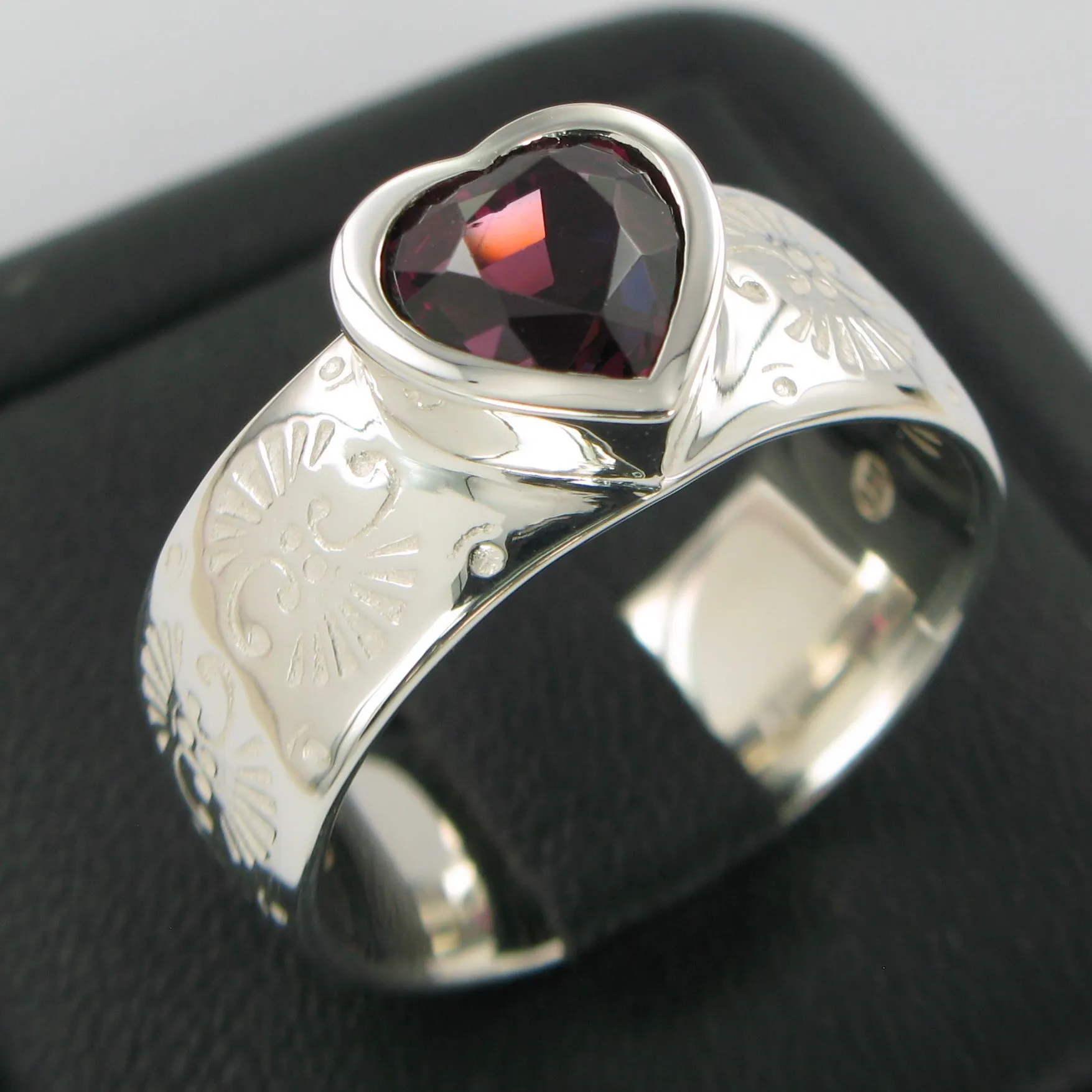 Gemstone Pattern Ring Ai162