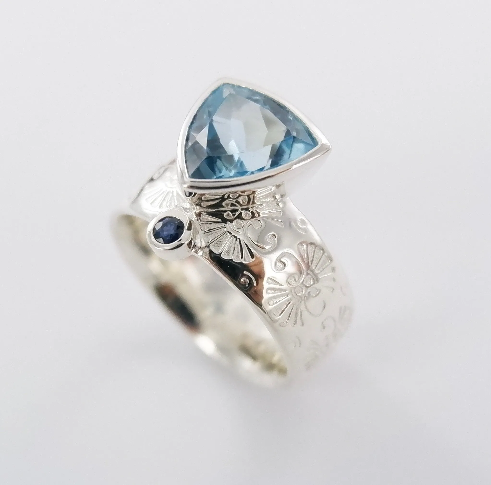 Gemstone Pattern Ring Ai162