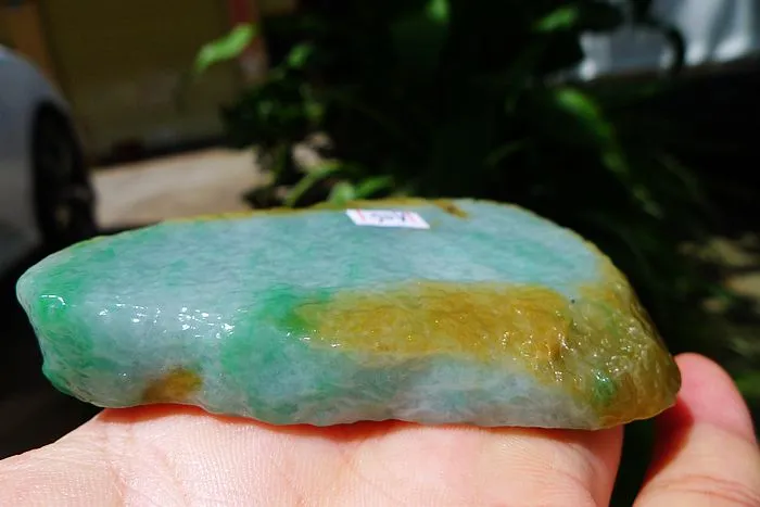 Natural Jade Rough Jadeite Raw (109g,7.8X6.7X1.1cm)
