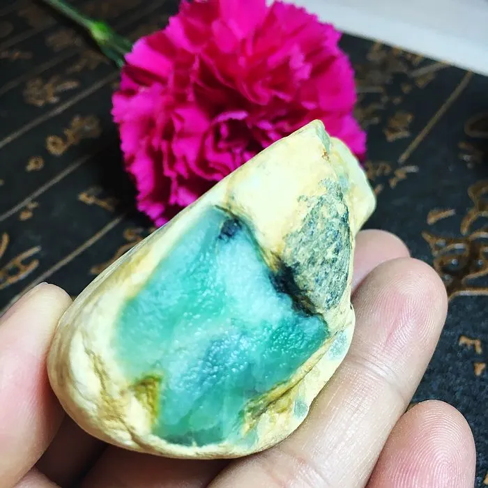 Natural Jade Rough Jadeite Raw (121g,7.4X3.7X3.2cm)