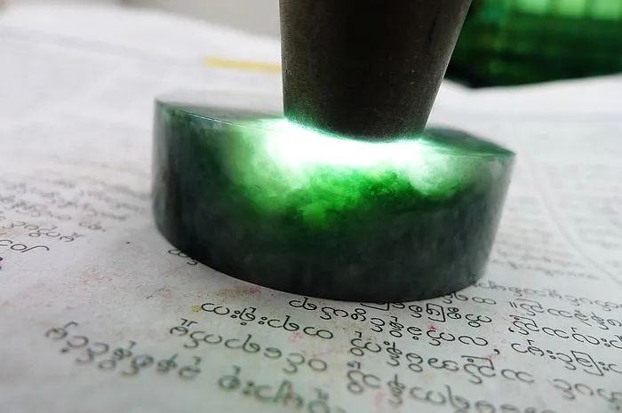 Natural Jade Rough Jadeite Raw (139g,5.5X1.78cm)