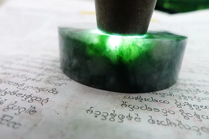Natural Jade Rough Jadeite Raw (139g,5.5X1.78cm)