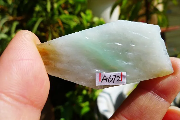 Natural Jade Rough Jadeite Raw (25g,4.9X2.5X0.9cm)