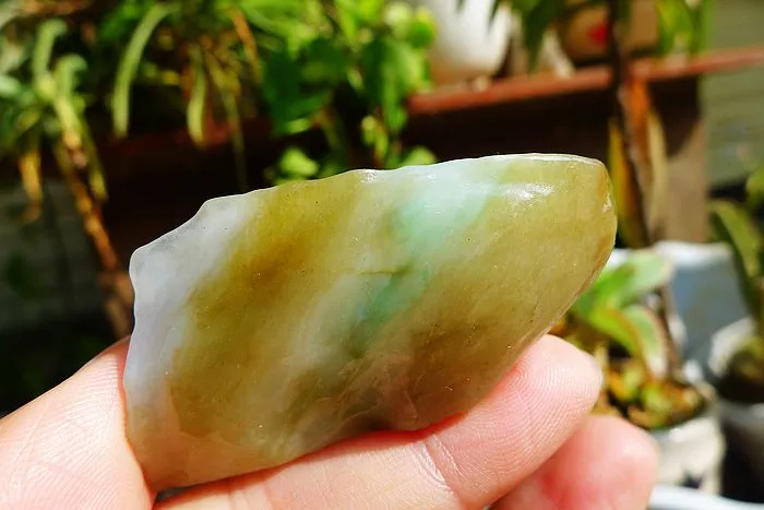 Natural Jade Rough Jadeite Raw (25g,4.9X2.5X0.9cm)