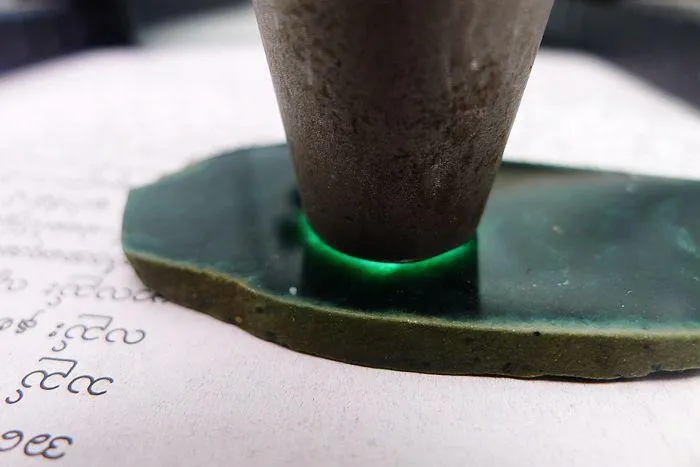 Natural Jade Rough Jadeite Raw (27g,6.5X3.3X0.45cm)