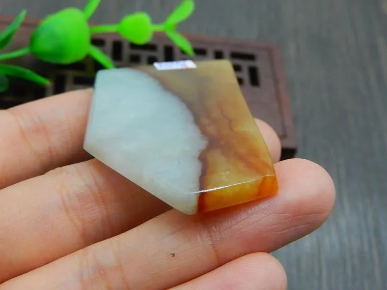 Natural Jade Rough Jadeite Raw (29g, 62X34X4.8mm)