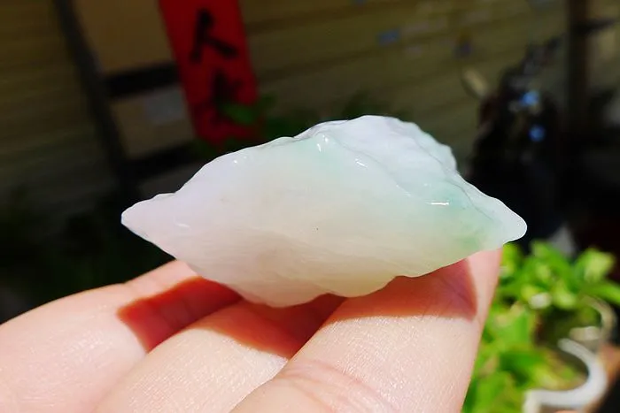 Natural Jade Rough Jadeite Raw (39g,4.4X3.7X1.8cm)