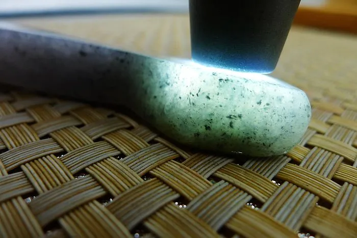 Natural Jade Rough Jadeite Raw (69g,9.2X3.1X1.2cm)