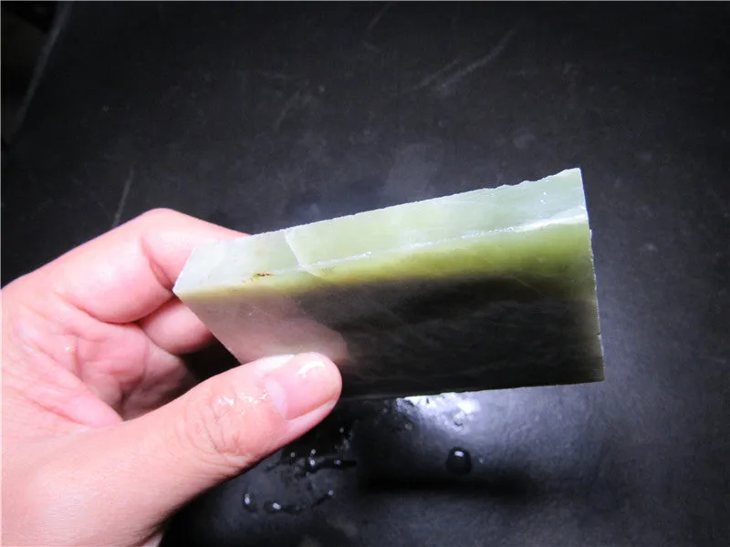 Natural Kunlun Jade Rough Nephrite Raw (121.62g, 76X47X11mm)