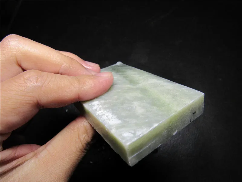 Natural Kunlun Jade Rough Nephrite Raw (121.62g, 76X47X11mm)