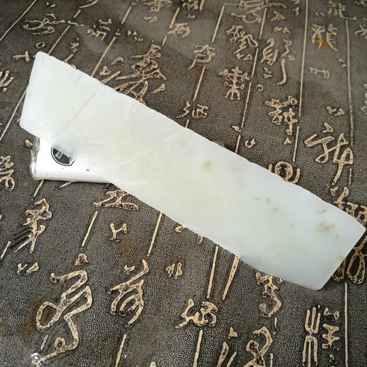 Natural Kunlun Jade Rough Nephrite Raw (140g, 13.5X3.5X1.7cm)