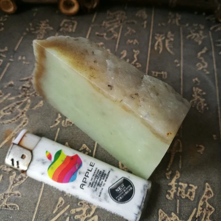Natural Kunlun Jade Rough Nephrite Raw (313g, 9X6X3cm)