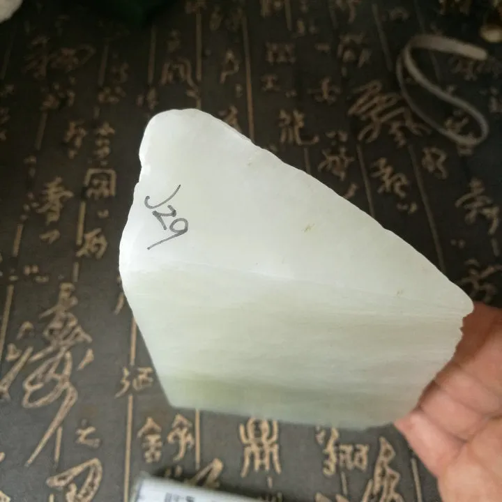 Natural Kunlun Jade Rough Nephrite Raw (779g, 12X7X3.5cm)