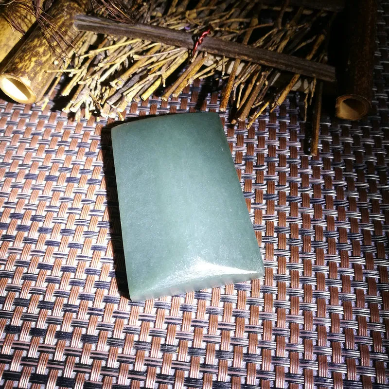 Natural Kunlun Jade Rough Nephrite Raw (86g,6.9X4.3X1.3cm)