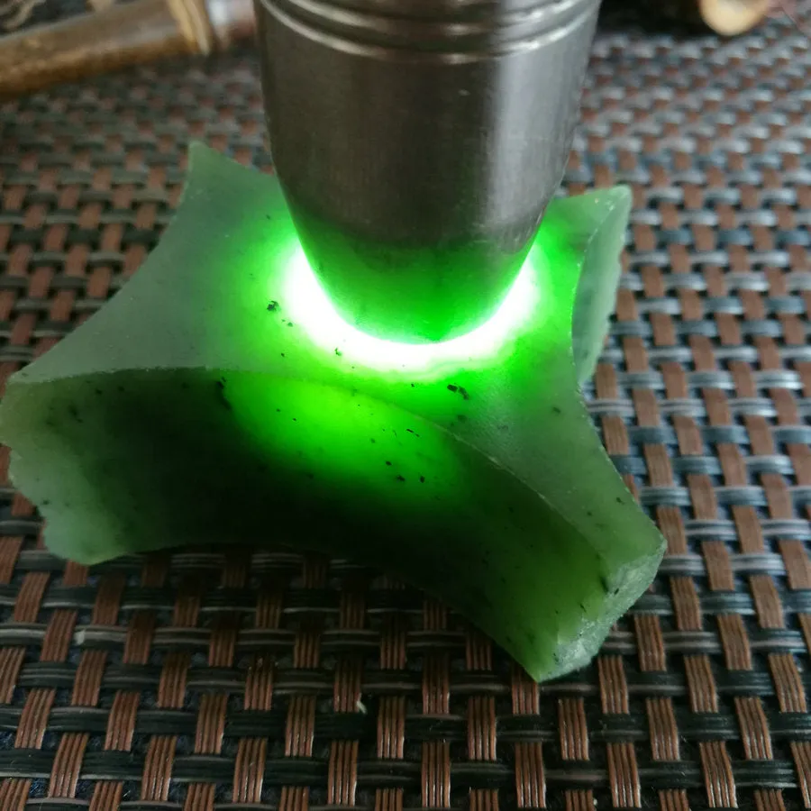 Natural Kunlun Jade Rough Nephrite Raw (98g,4X2.5X2.6cm)