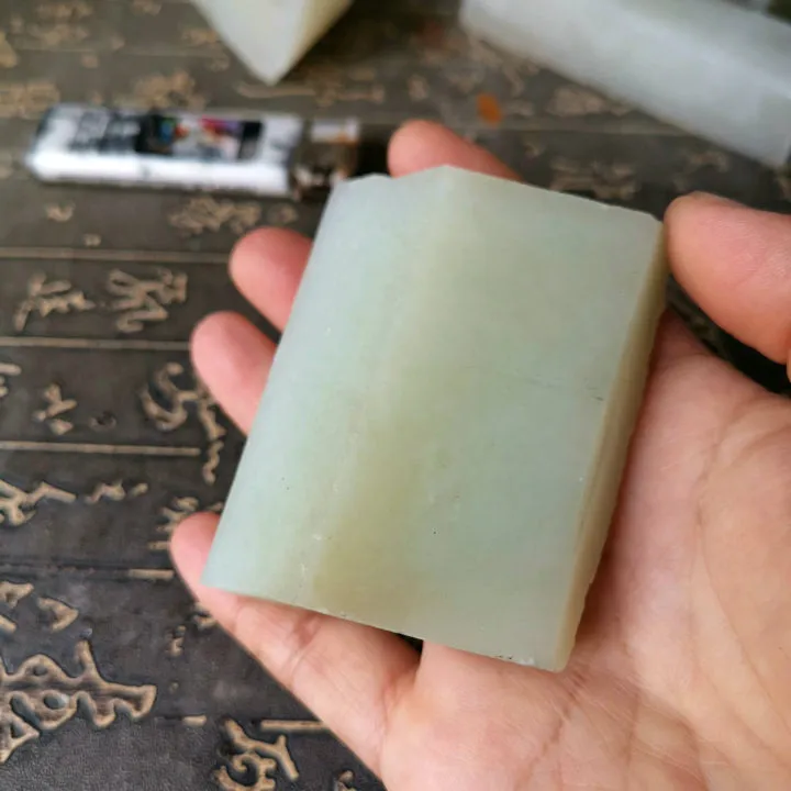 Natural Siberian Jade Rough Nephrite Raw (196g, 6.4X5.3X2.5cm)