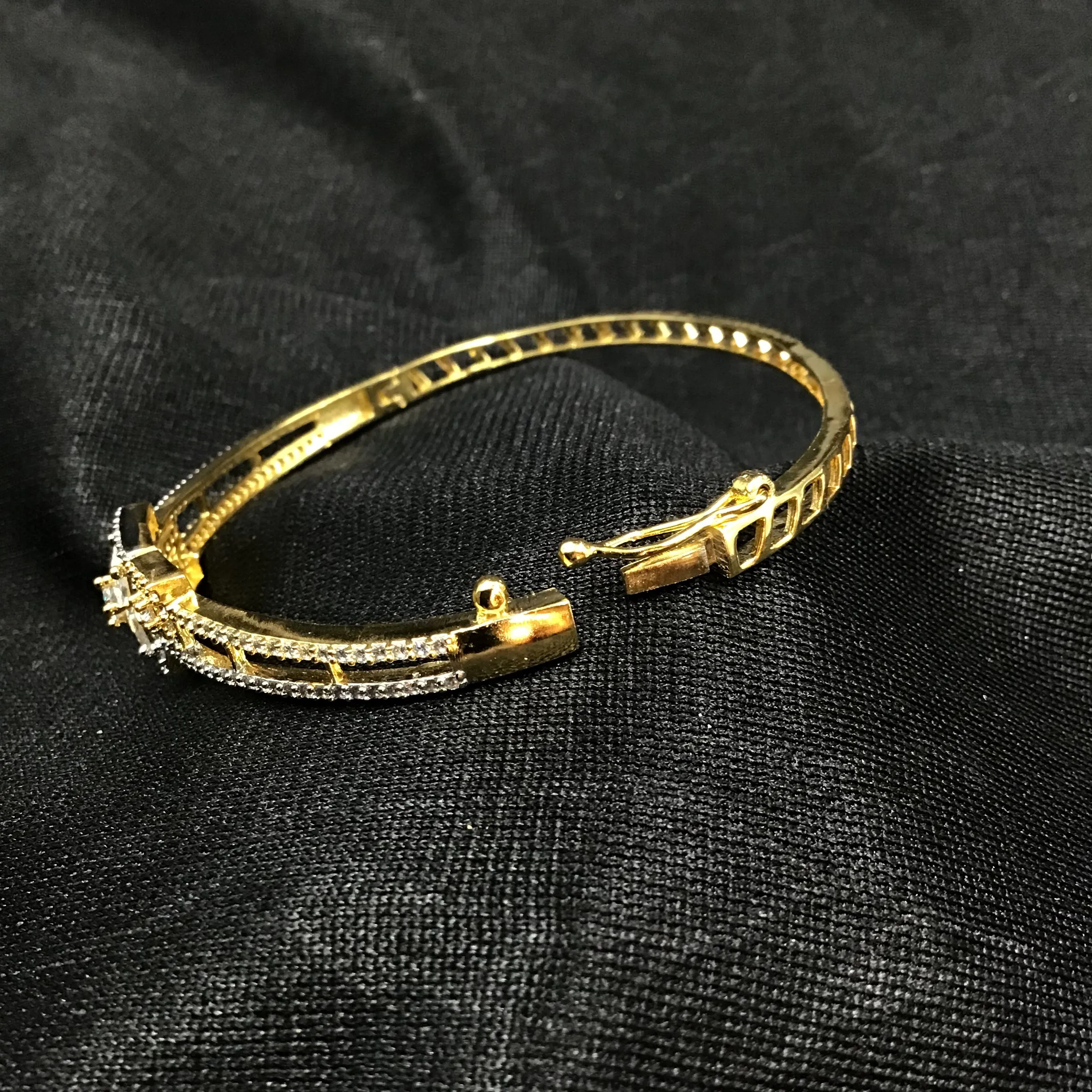 Openable Zircon/AD Bracelet 3249-11