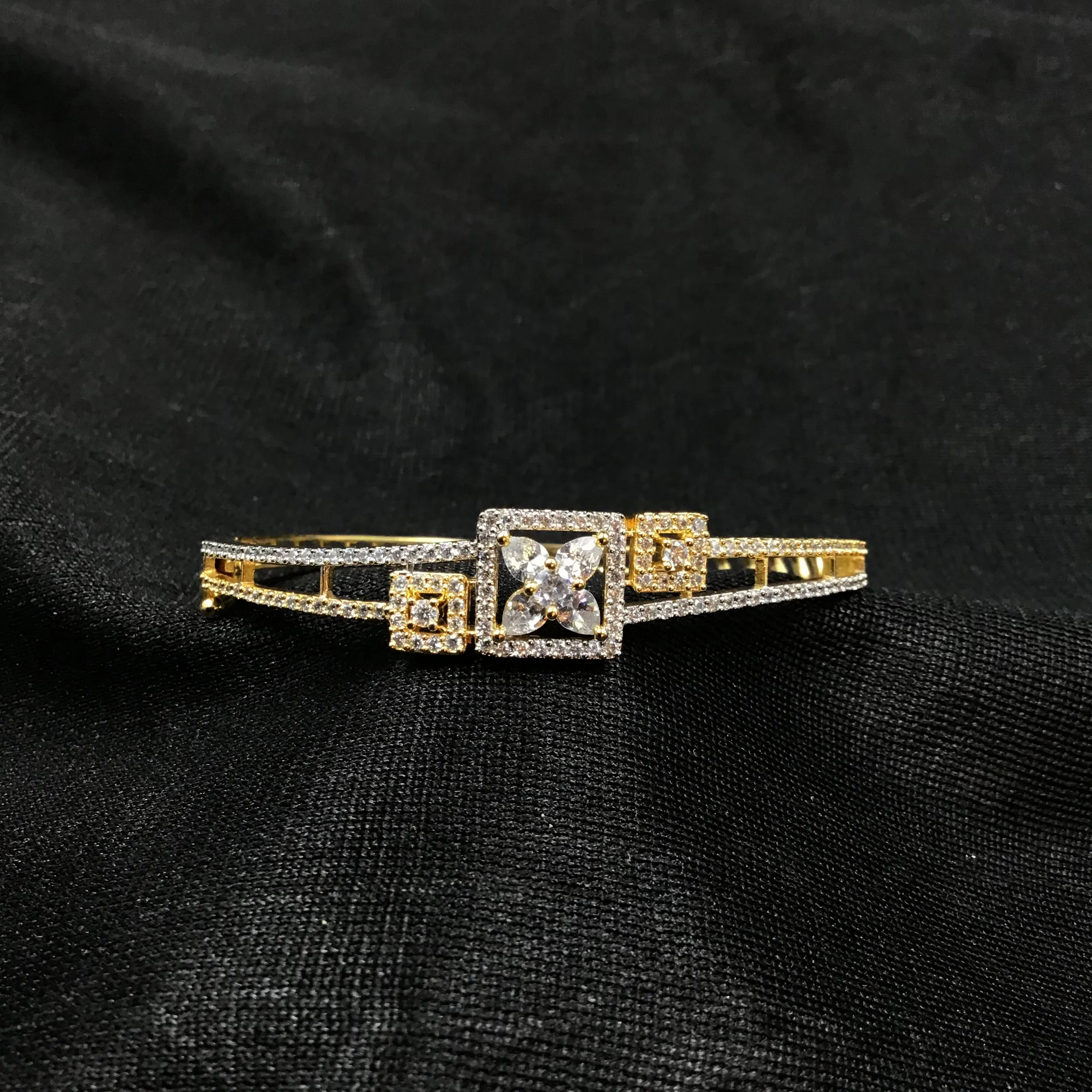 Openable Zircon/AD Bracelet 3249-11