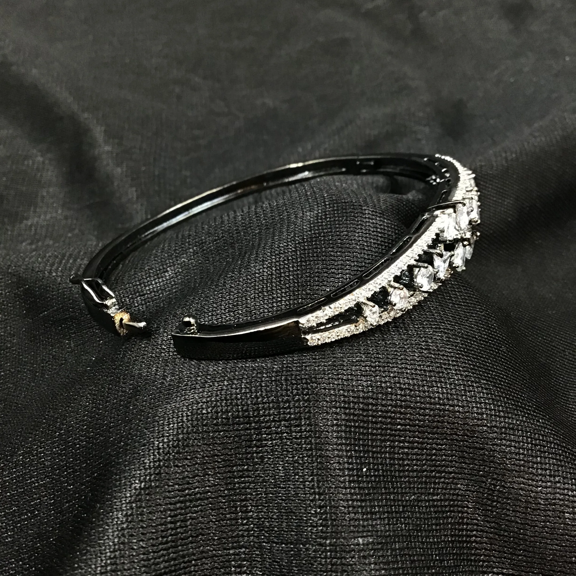 Openable Zircon/AD Bracelet 3250-11