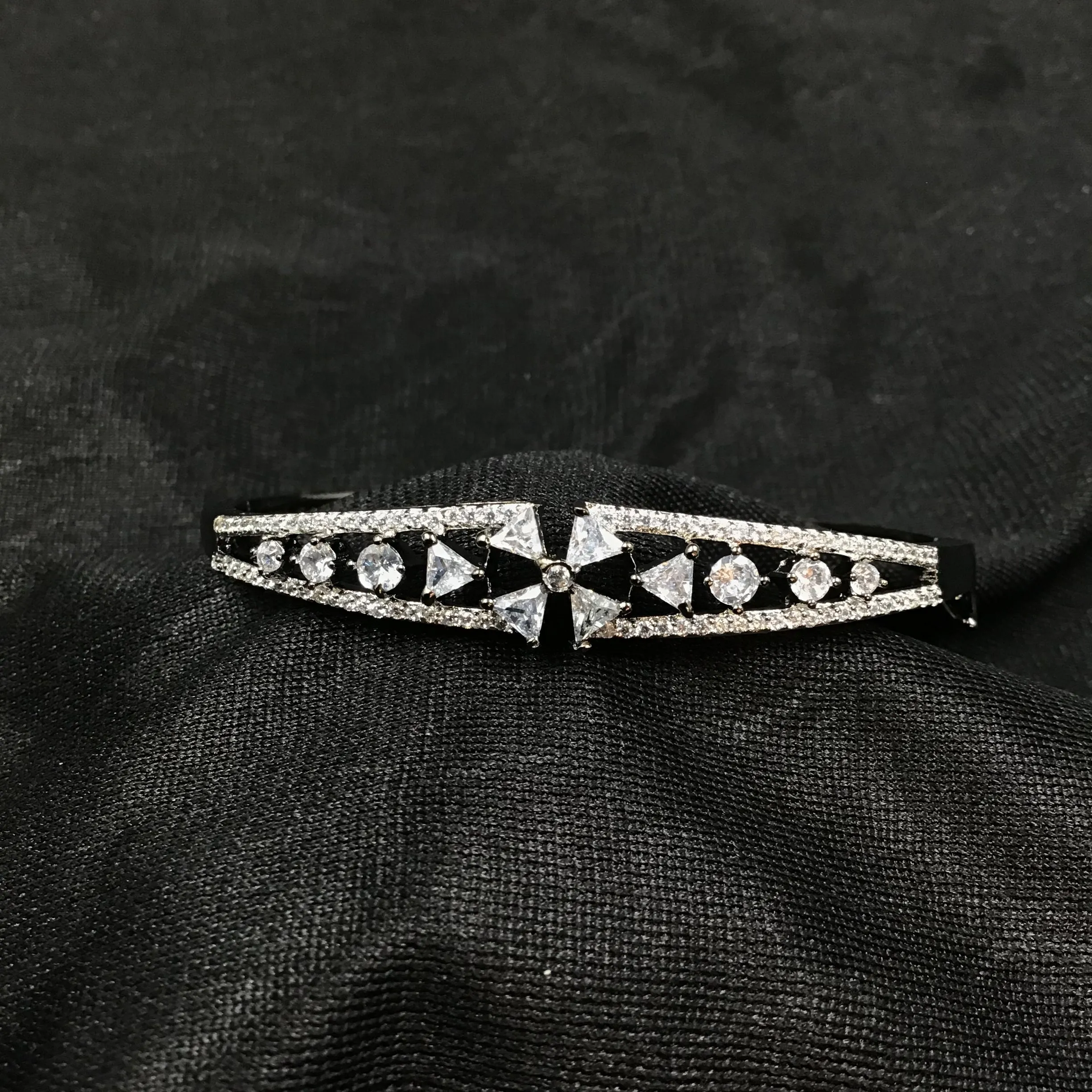 Openable Zircon/AD Bracelet 3250-11