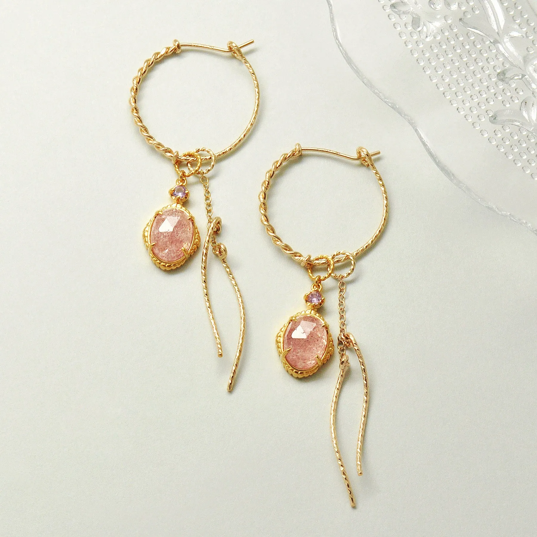 [Palette] Gold Filled / Silver Strawberry Quartz Charm Set Earrings [Berry] (Yellow Gold Plated)
