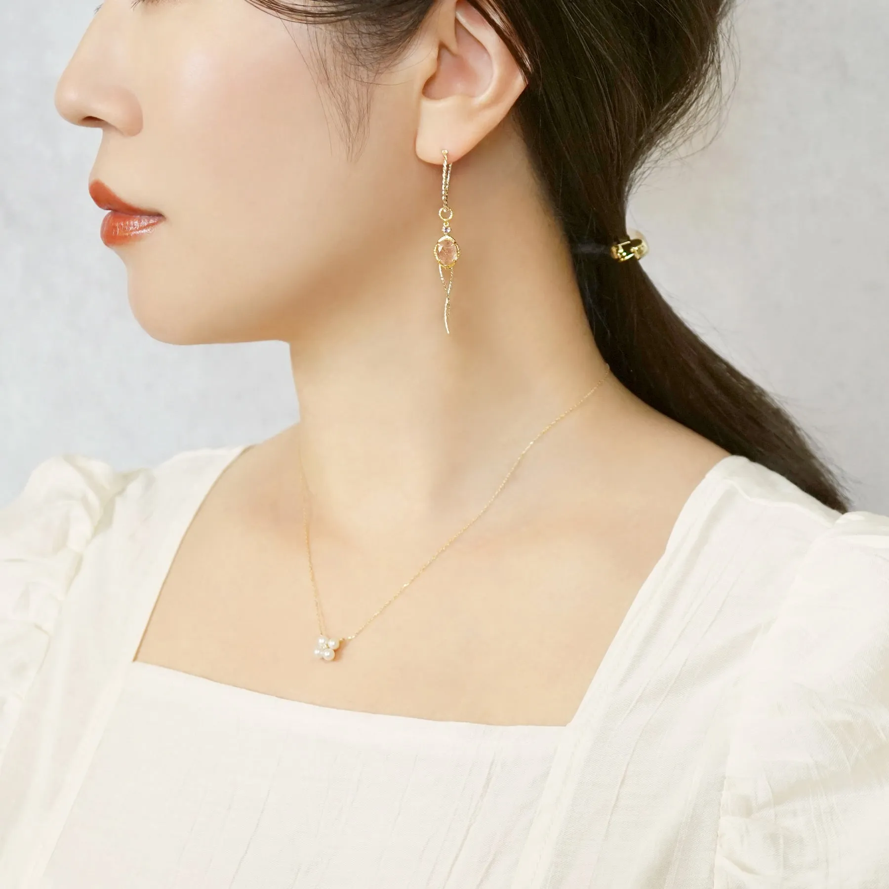[Palette] Gold Filled / Silver Strawberry Quartz Charm Set Earrings [Berry] (Yellow Gold Plated)
