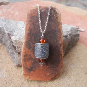 Readers' necklace with amber