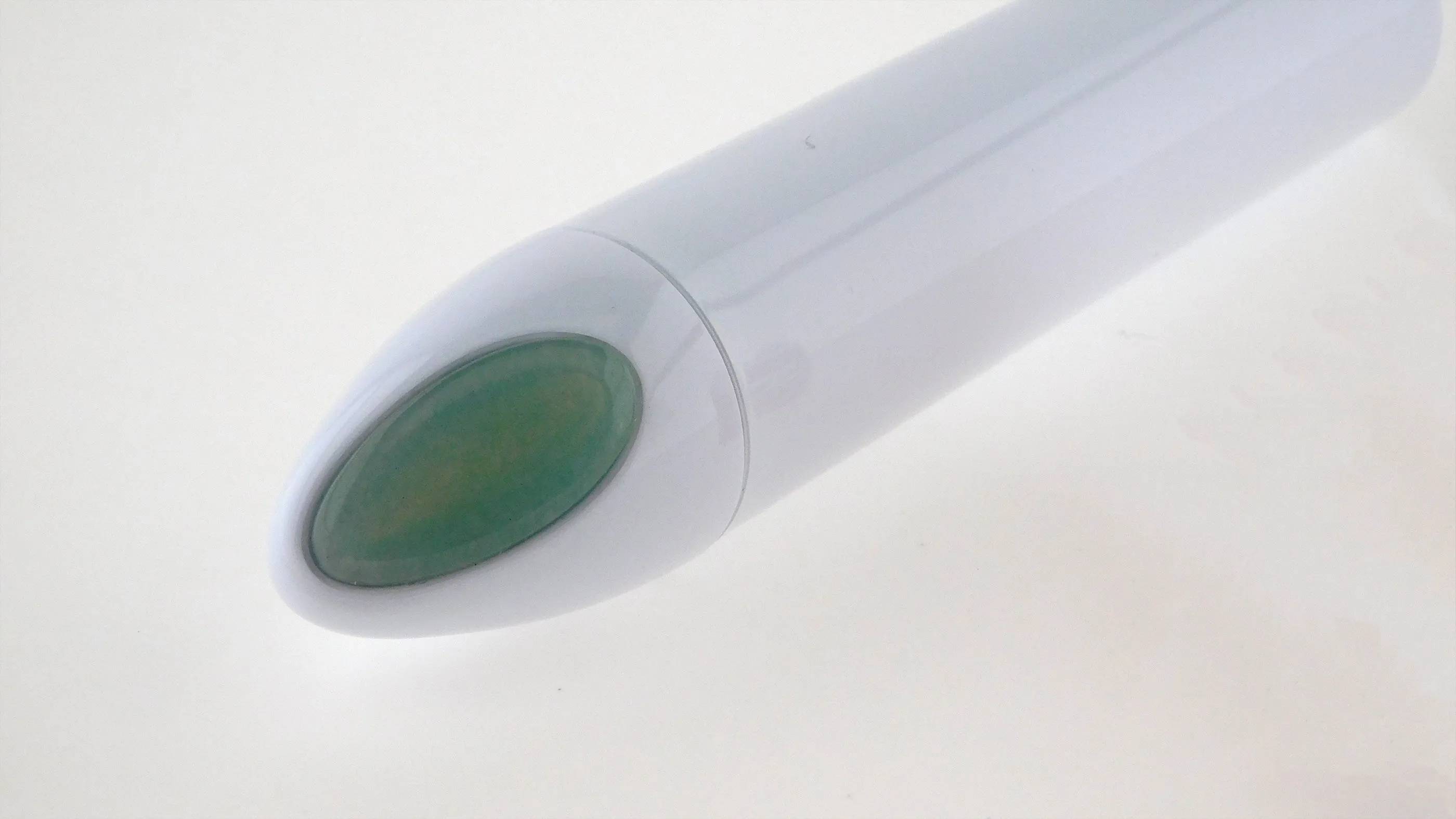 SL007 Jade Facial Massager