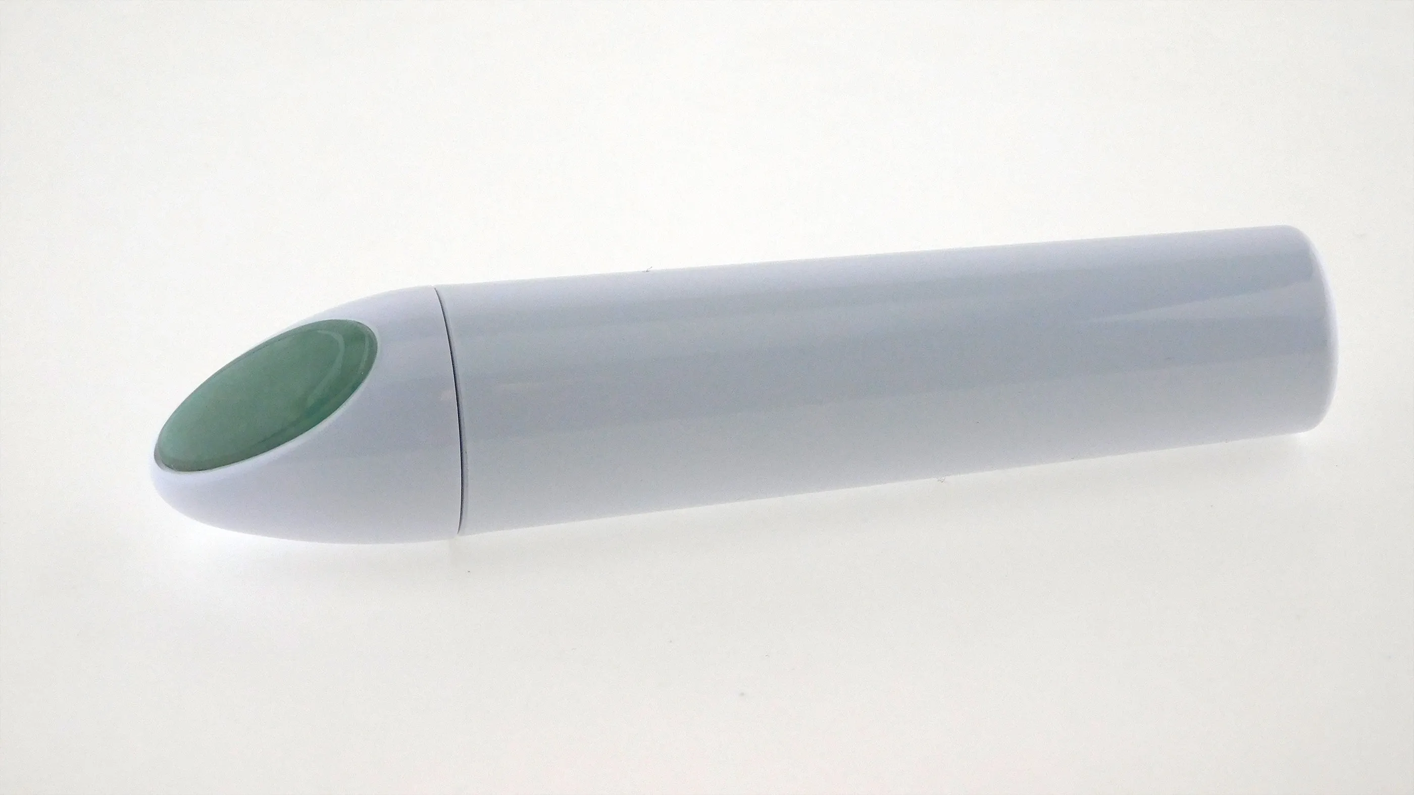 SL007 Jade Facial Massager
